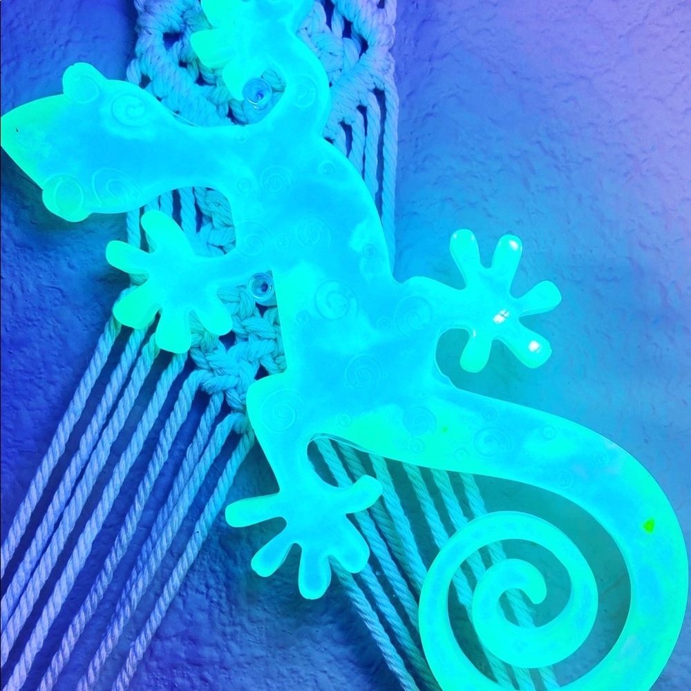 Glow in the dark lizard.